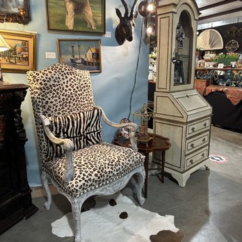 Original Round Top Antiques Fair - Antiques Near Me - Carmine, Texas