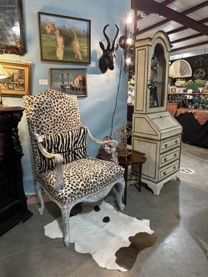 Original Round Top Antiques Fair by null