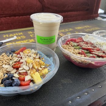 The Berry Joint - Blue Spirulina Bowl, Dragons Breath Pitaya Bowl, and Pina Colada Smoothie Small - Juice Bars & Smoothies Near Me - Warwick, Rhode Island