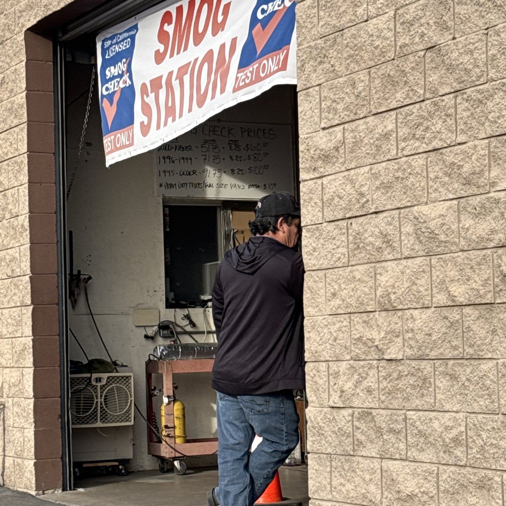Miramontes Smog - Customer arriving and now talking instead of doing my smog. - Smog Check Stations Near Me Miramontes Smog - Customer arriving and now talking instead of doing my smog. - Smog Check Stations Near Me