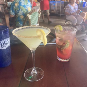 Island Dogs - Great drinks - Bars Near Me - Key West, Florida Island Dogs - Great drinks - Bars Near Me - Key West, Florida
