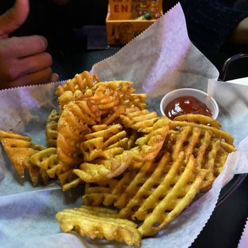 Break Bar - Waffle fries - Pool Halls Near Me - Astoria, New York