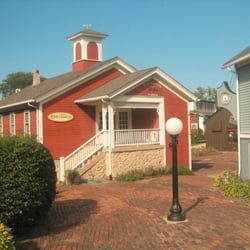 Rivellino School of Art - Downtown Long Grove, above the Long Grove Confectionary.