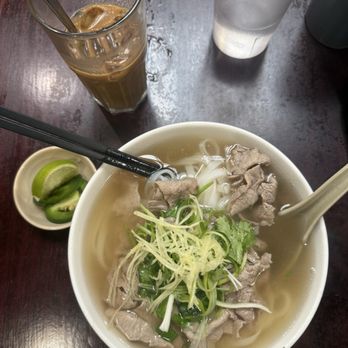 Pho Huong Viet - Simple rare beef pho and Vietnamese iced coffee - Vietnamese Near Me - San Francisco, California Pho Huong Viet - Simple rare beef pho and Vietnamese iced coffee - Vietnamese Near Me - San Francisco, California