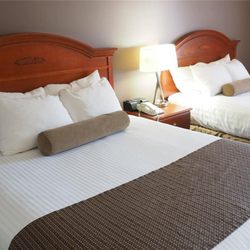 Ramada by Wyndham Campbell River - Guest room