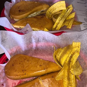 Embargo '62 - Cuban sandwiches - Cocktail Bars Near Me - Chattanooga, Tennessee