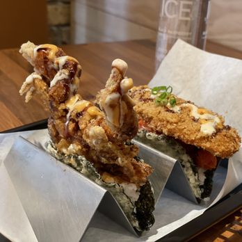 En Hakkore 2.0 - Soft shell crab taco - Asian Fusion Near Me - Chicago, Illinois En Hakkore 2.0 - Soft shell crab taco - Asian Fusion Near Me - Chicago, Illinois