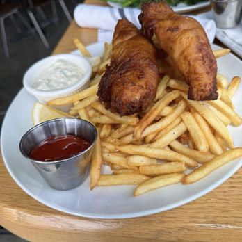 Blue Palms Brewhouse - Fish and chips - Burgers Near Me - Northridge, California