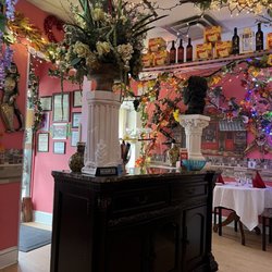 Fellini Cafe - Interior of restaurant