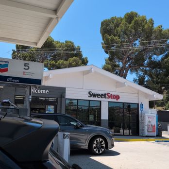 Chevron - Storefront - Gas Stations Near Me - Newhall, California