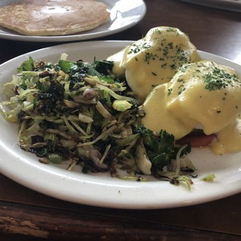 The Howling Rooster - Avocado eggs Benedict - Breakfast & Brunch Near Me - Buffalo, New York