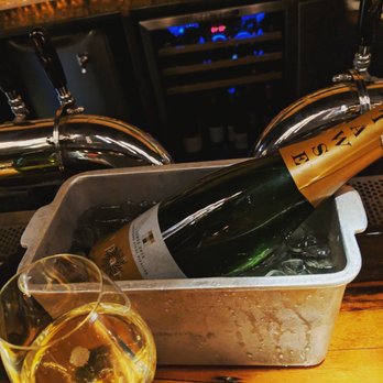 Yïsst  - Cocktail Bars Near Me - Montreal, Quebec