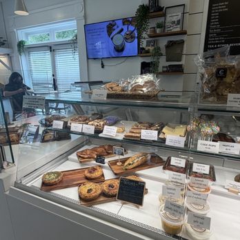 Eclairons - Desserts Near Me - Arlington, Virginia