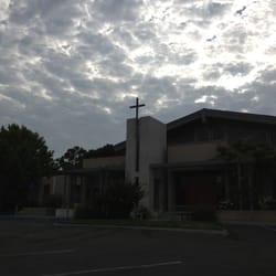 St. Andrew's Episcopal Church - Front entry to sanctuary