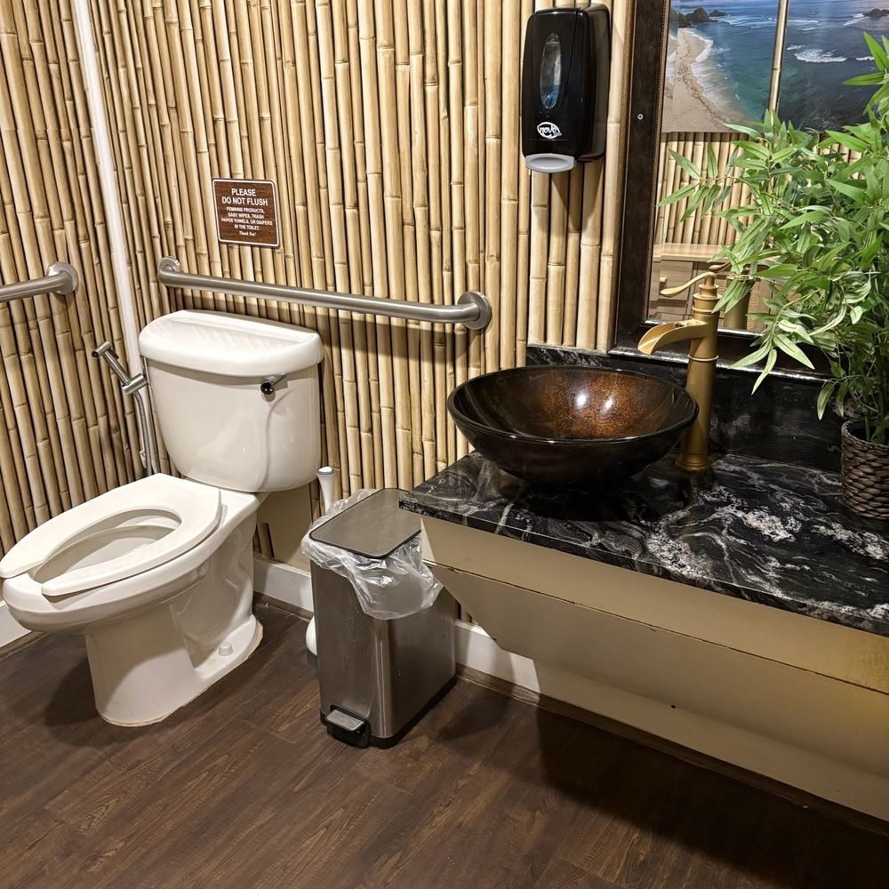 220C Banh Mi and Sweets - Bathroom! - Sandwiches Near Me - Matthews, North Carolina