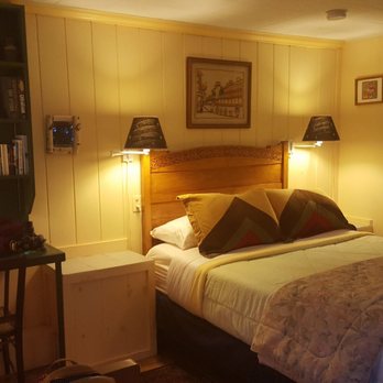 Corea Harbor's Black Duck Inn - Queen bed, Suite C - Hotels Near Me - Corea, Maine Corea Harbor's Black Duck Inn - Queen bed, Suite C - Hotels Near Me - Corea, Maine