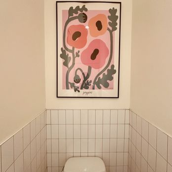 Tiny Grocer / Hyde Park - Tiny Bathroom - Grocery Near Me - Austin, Texas