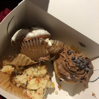 Mr. Cupcakes - Straight in the garage! Not worth the price or my time. The presentation was okay, as for the taste omggggg horrible - Cupcakes Near Me - Paramus, New Jersey Mr. Cupcakes - Straight in the garage! Not worth the price or my time. The presentation was okay, as for the taste omggggg horrible - Cupcakes Near Me - Paramus, New Jersey