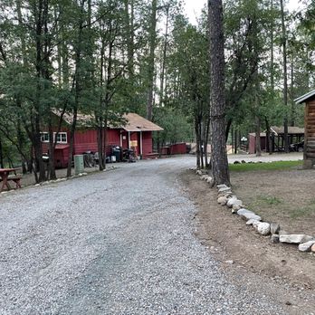 Dan Dee Cabins Resort - One way gravel road loops through the cabins. - Hotels Near Me - Ruidoso, New Mexico Dan Dee Cabins Resort - One way gravel road loops through the cabins. - Hotels Near Me - Ruidoso, New Mexico