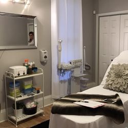 Le Visage Beauty Bar