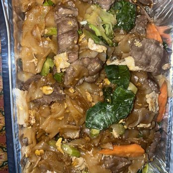 Thai Saap Noodles & Rice Kitchen - N.30 Pad See Ew - Thai Near Me - Quincy, Massachusetts Thai Saap Noodles & Rice Kitchen - N.30 Pad See Ew - Thai Near Me - Quincy, Massachusetts