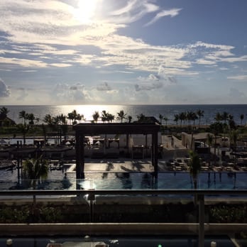 Bar Hideaway - Main pool - Cocktail Bars Near Me - Cancún, ROO