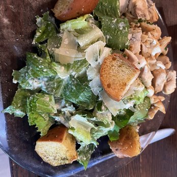 Fiorella's Italian Kitchen - Caesar with grilled chicken - Pizza Near Me - Oxon Hill, Maryland