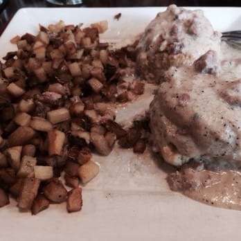 Epic SmokeHouse - Biscuits and gravy - Steakhouses Near Me - Arlington, Virginia