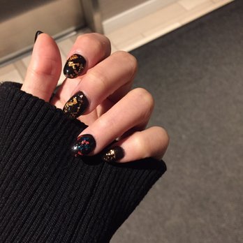 Q Cute - Foil on my gel manicure!! LOVE IT!!! - Nail Salons Near Me - Long Island City, New York