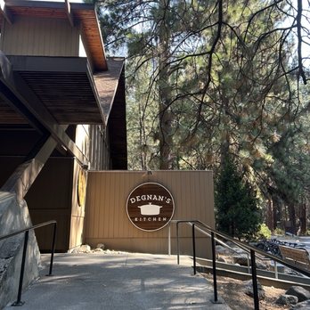 Degnan's Kitchen - Outside - Delis Near Me - Yosemite National Park, California