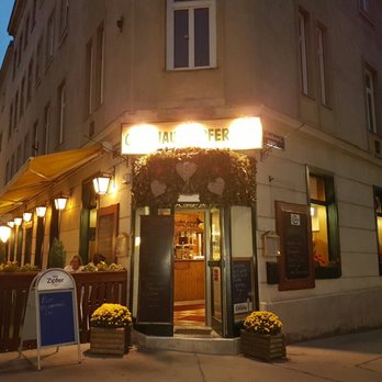 Zipfer Eck - Eingang mit Schanigarten - Austrian Near Me - Vienna, 9