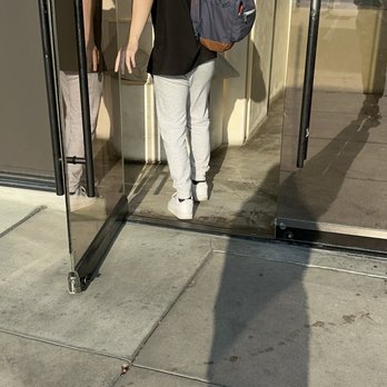 HOJI Tea Community - Entrance - Bubble Tea Near Me - Pasadena, California HOJI Tea Community - Entrance - Bubble Tea Near Me - Pasadena, California