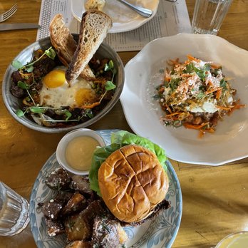 etta - Bucktown - Short Rib Hash , huevos ranchero, & crispy chicken sandwich - Pizza Near Me - Chicago, Illinois