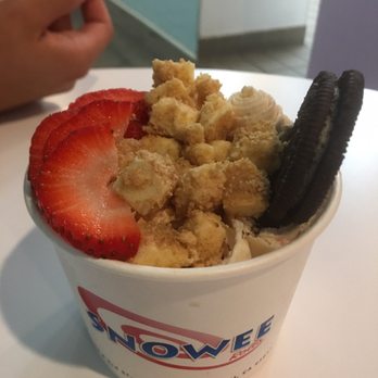 Snowee Rolls - Strawberry Cheesecake with fresh strawberries, cheesecake bites and oreos - Ice Cream & Frozen Yogurt Near Me - Morgan Hill, California