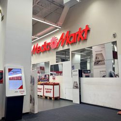 Media Markt - Front of the store