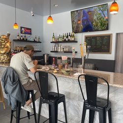 Mai's Cafe - Bar area