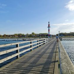 Seebrücke Wustrow - Blick Richtung Land