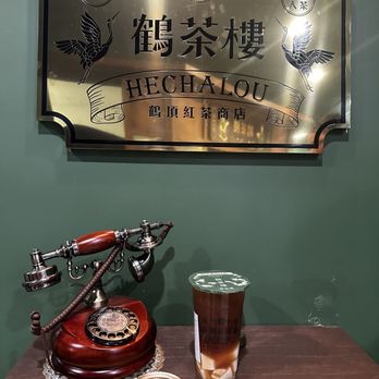 Hechalou - Their cute interior - Bubble Tea Near Me - Lakewood, California