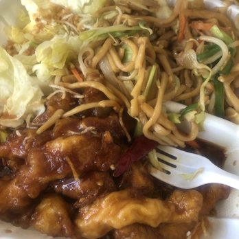 Sweet Mango - General Tso chicken lunch special with chow mein - Burmese Near Me - San Jose, California Sweet Mango - General Tso chicken lunch special with chow mein - Burmese Near Me - San Jose, California
