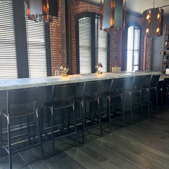Brown Downtown Napa - Wine Bars Near Me - Napa, California