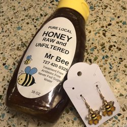 Mr Bee Honey Emporium - Darling bee and honeycomb earrings.