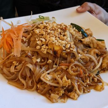 Grub Thai - Chicken pad Thai - Pan Asian Near Me - Snowmass Village, Colorado Grub Thai - Chicken pad Thai - Pan Asian Near Me - Snowmass Village, Colorado