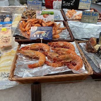 Marché Couvert Saint-Quentin - Giant prawns - Public Markets Near Me - Paris, 75 Marché Couvert Saint-Quentin - Giant prawns - Public Markets Near Me - Paris, 75