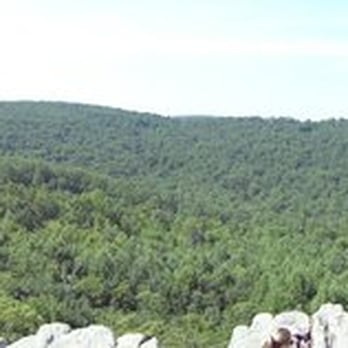 Raven Rocks Hike - the view at the top - Hiking Near Me - Bluemont, Virginia Raven Rocks Hike - the view at the top - Hiking Near Me - Bluemont, Virginia