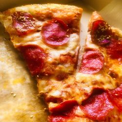 Hungry Howie's Pizza & Subs - There's food and then there's pizza.