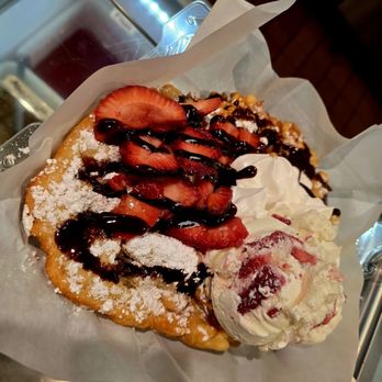 Michoacana Alhambra - Funnel car with strawberry and cream ice cream - Ice Cream & Frozen Yogurt Near Me - Alhambra, California Michoacana Alhambra - Funnel car with strawberry and cream ice cream - Ice Cream & Frozen Yogurt Near Me - Alhambra, California