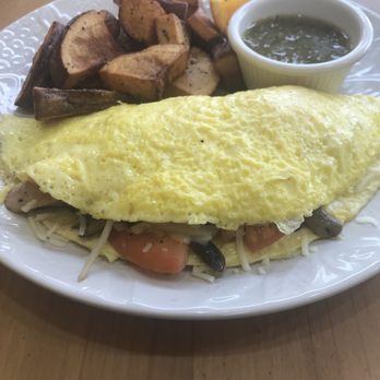 Main Kitchen Cafe - Build your own omelette. The only restaurant that makes an omelette properly imo - New American Near Me - Granada Hills, California Main Kitchen Cafe - Build your own omelette. The only restaurant that makes an omelette properly imo - New American Near Me - Granada Hills, California