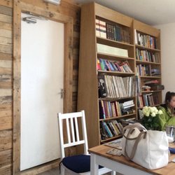 The Whale Tale - Backside bookshelves