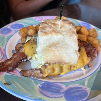 Belleville Bait Shop Bar - Wills Breakfast Sandwich - Whiskey Bars Near Me - Belleville, Michigan