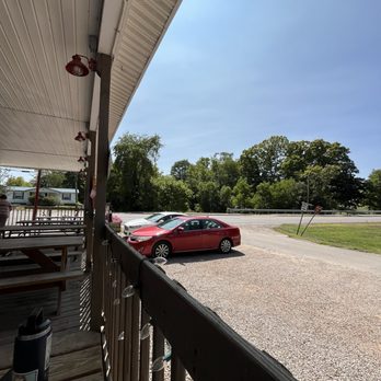Main Eatery - Parking - Wraps Near Me - McArthur, Ohio